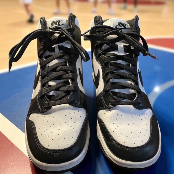 Nike Dunk High Panda Men’s Sz 10 Black White Retro Shoes Barely Worn No Creases - Picture 1 of 10